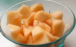 吃块哈密瓜甜的喉咙疼,哈密瓜美味背后的警示